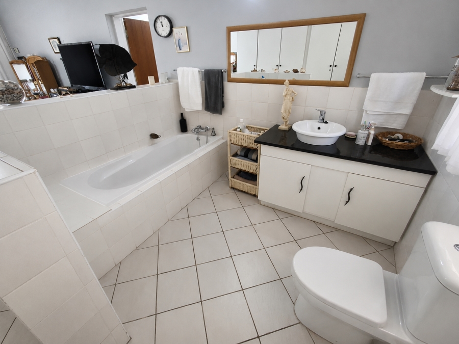 3 Bedroom Property for Sale in Ifafi North West